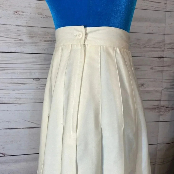 FAB Vintage CreamPleated High Waisted Skirt - Picture 3 of 10